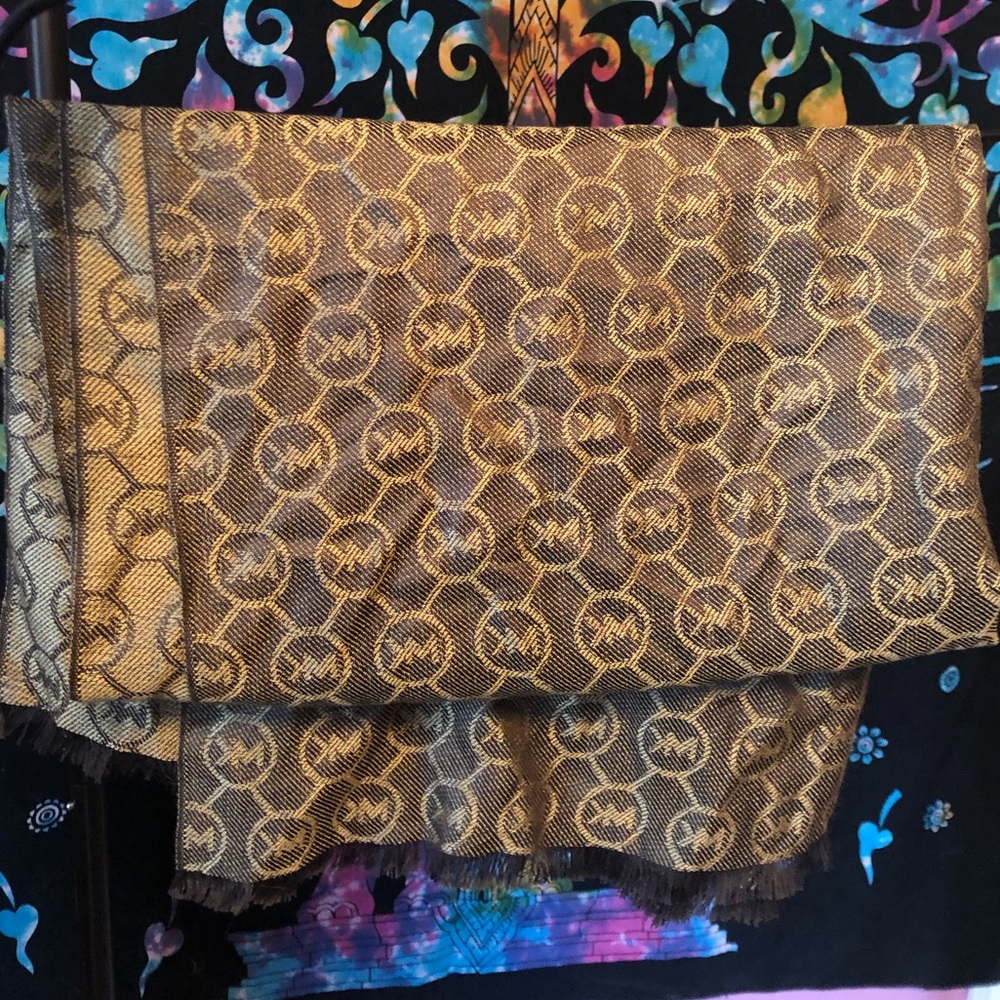 Michael Kors MK Design Scarf/Wrap
